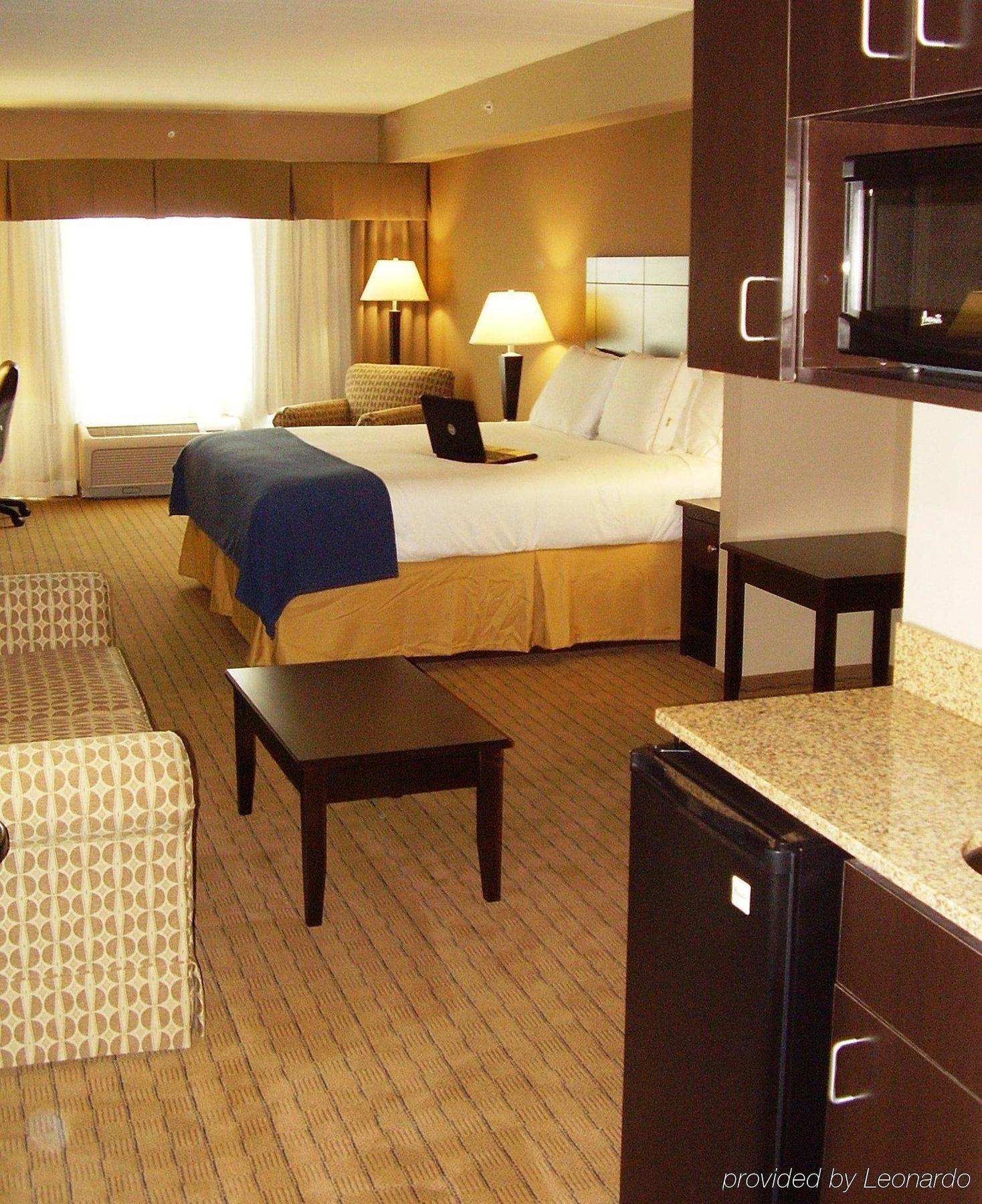 Holiday Inn Express Hotel & Suites Fort Myers East - The Forum, An Ihg Hotel Ruang foto